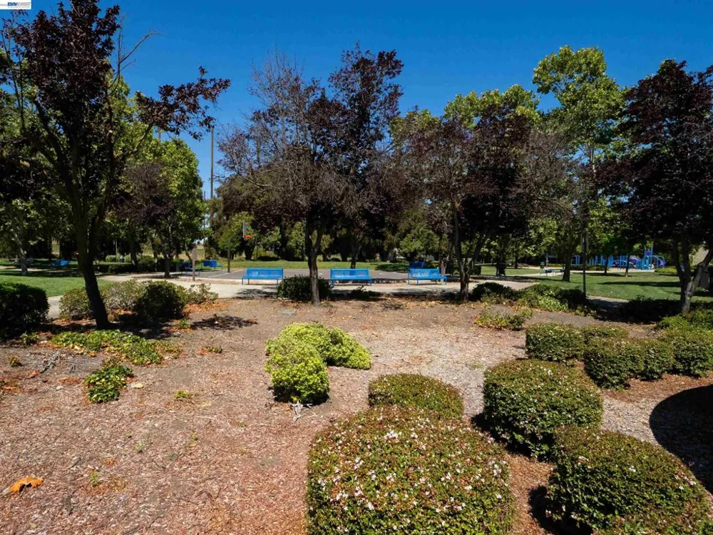 308 Arrowhead Way Hayward, CA 94544