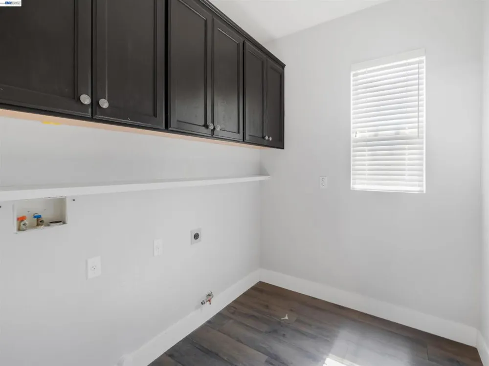 308 Arrowhead Way Hayward, CA 94544