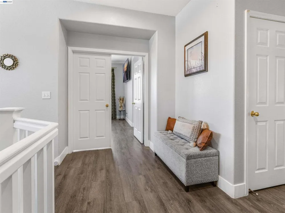 308 Arrowhead Way Hayward, CA 94544