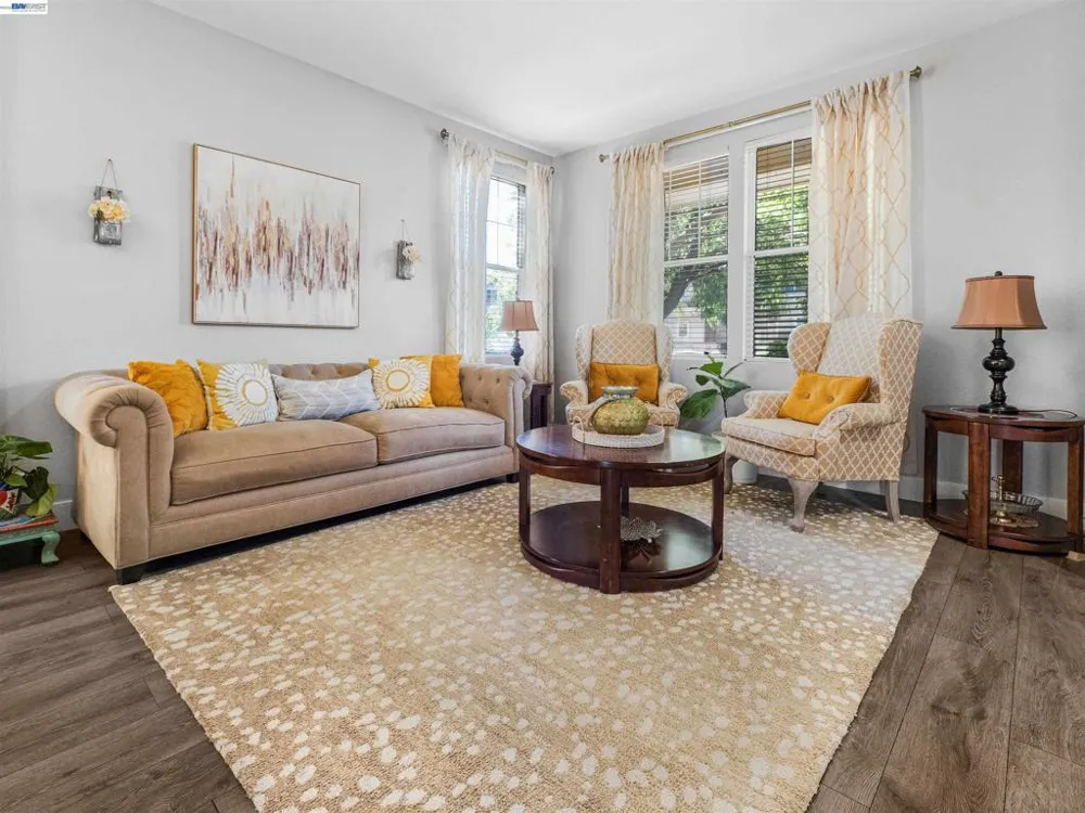 308 Arrowhead Way Hayward, CA 94544