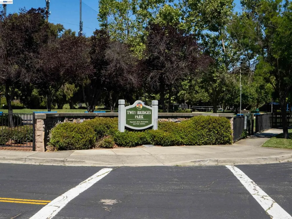308 Arrowhead Way Hayward, CA 94544