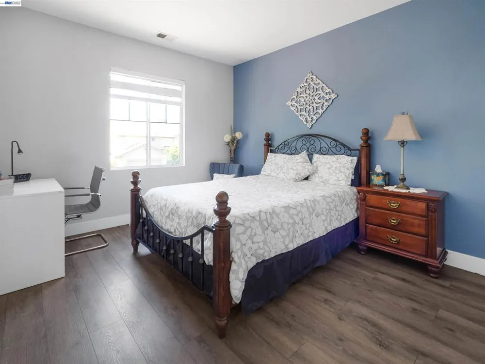 308 Arrowhead Way Hayward, CA 94544