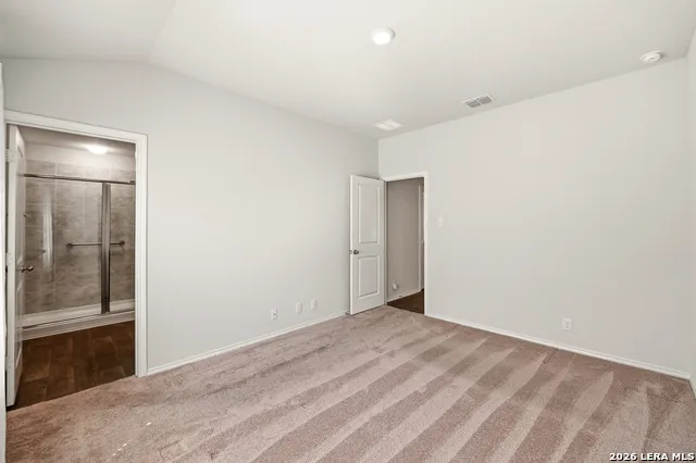 216 E Middle Green Loop Floresville, TX 78114