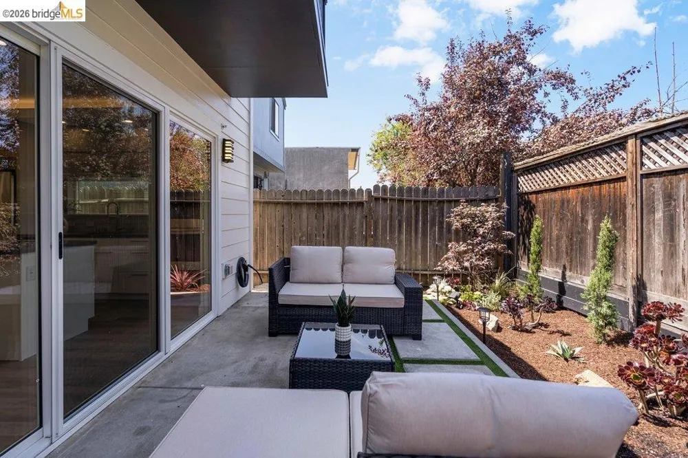 732 26th Street Oakland, CA 94612