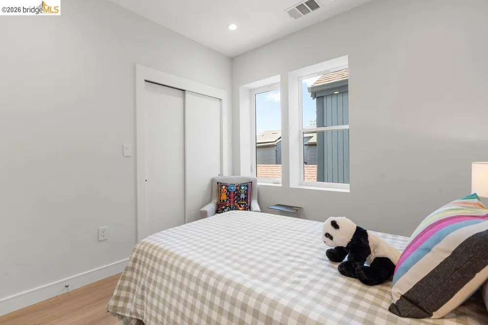 732 26th Street Oakland, CA 94612