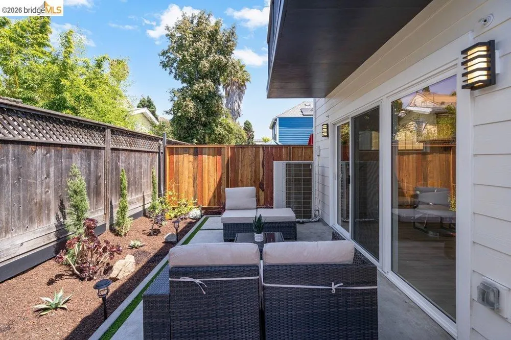 732 26th Street Oakland, CA 94612