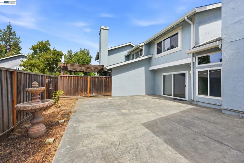 2423 Blackpool Ln San Leandro, CA 94577