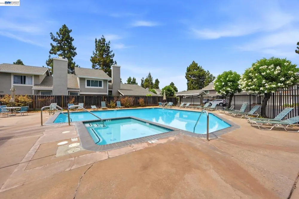 2423 Blackpool Ln San Leandro, CA 94577