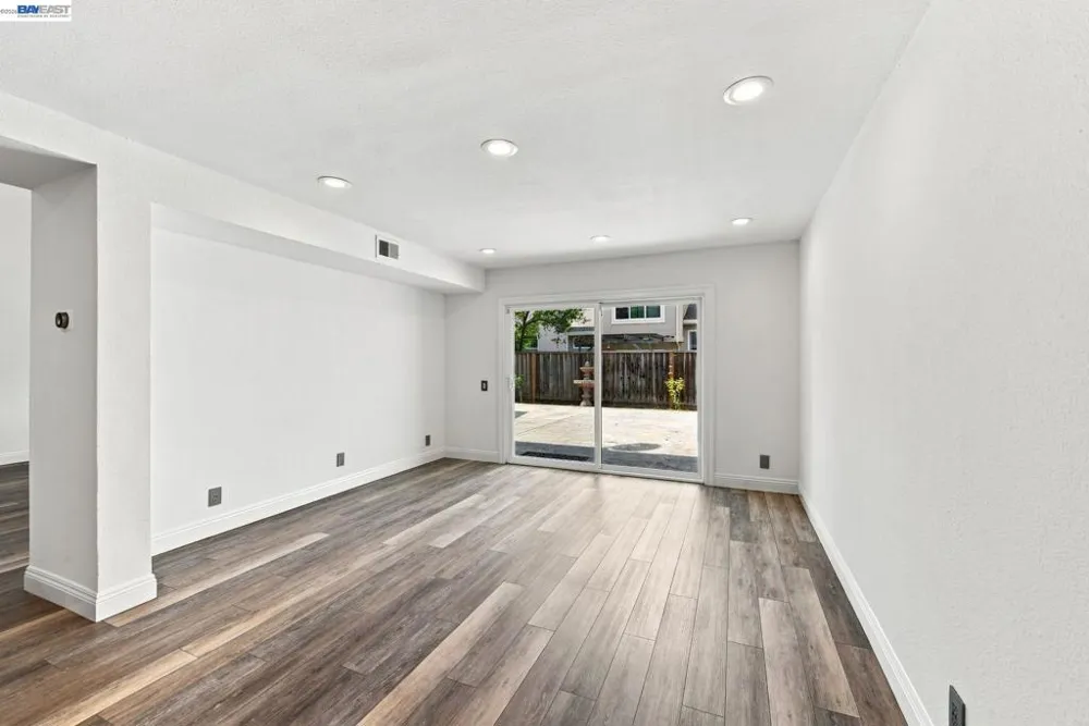 2423 Blackpool Ln San Leandro, CA 94577
