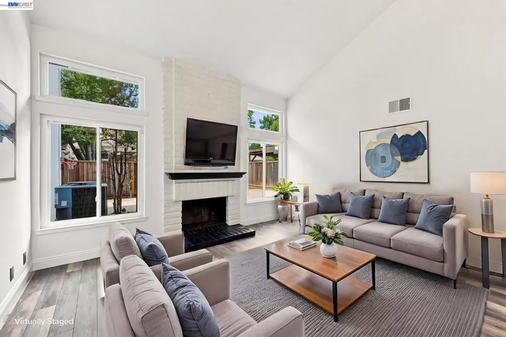 2423 Blackpool Ln San Leandro, CA 94577