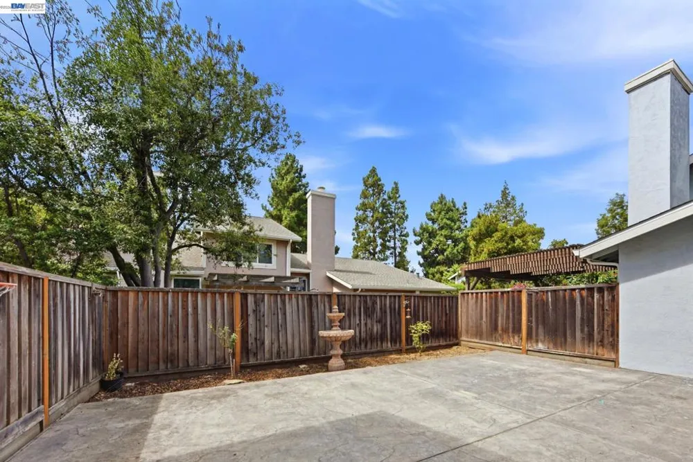 2423 Blackpool Ln San Leandro, CA 94577