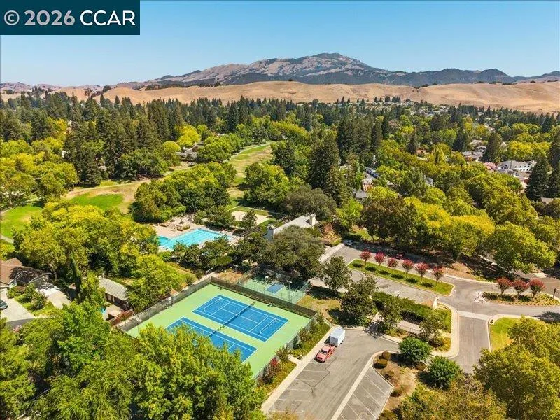 8 Dunsmoor Ct Danville, CA 94526