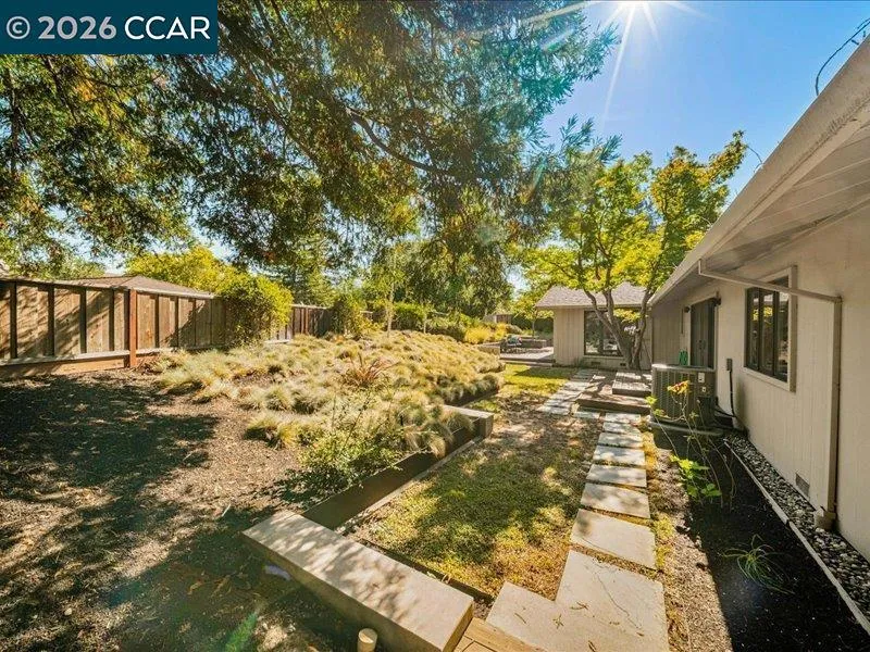 8 Dunsmoor Ct Danville, CA 94526
