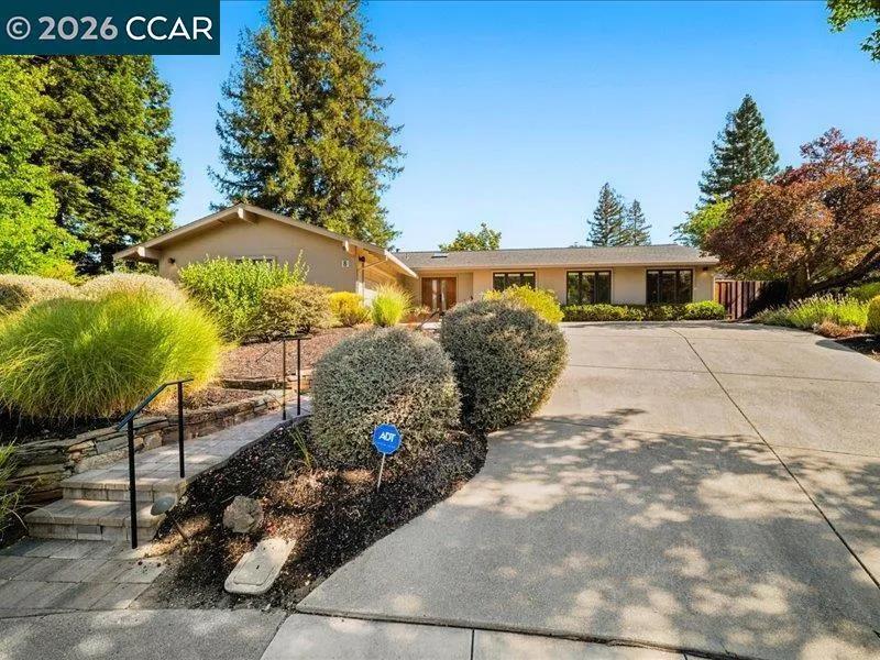 8 Dunsmoor Ct Danville, CA 94526
