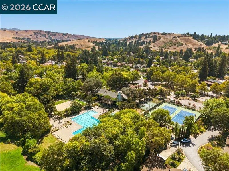 8 Dunsmoor Ct Danville, CA 94526