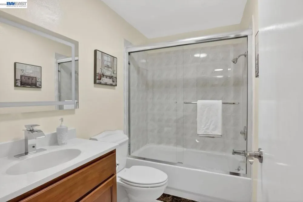 1328 E 25th St Oakland, CA 94606