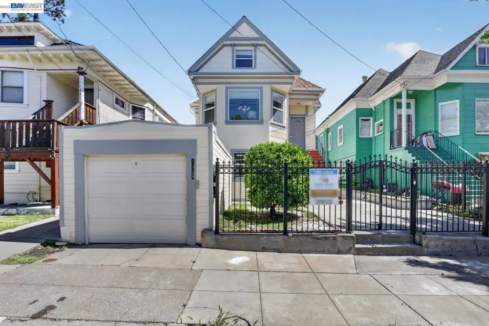 1328 E 25th St Oakland, CA 94606