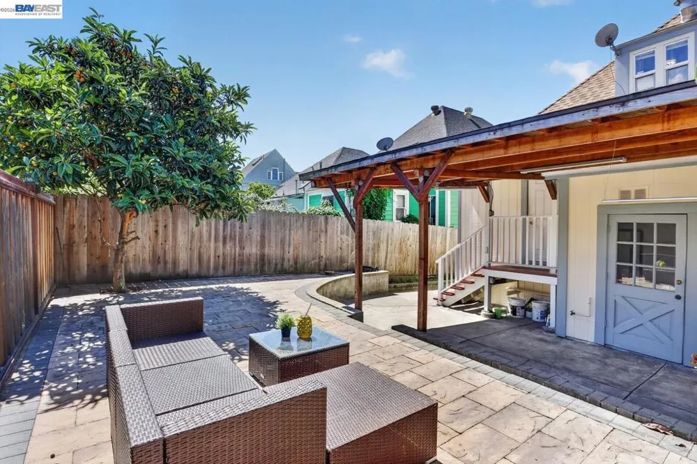 1328 E 25th St Oakland, CA 94606