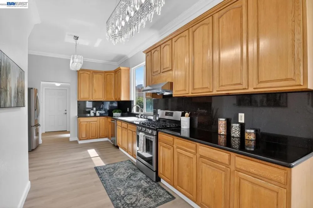1328 E 25th St Oakland, CA 94606