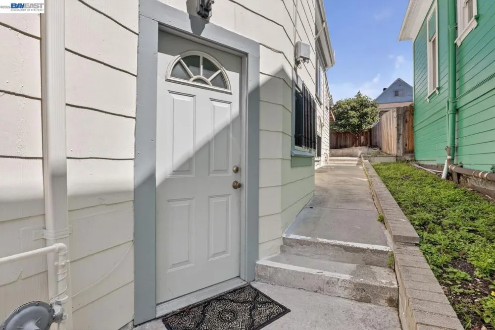 1328 E 25th St Oakland, CA 94606