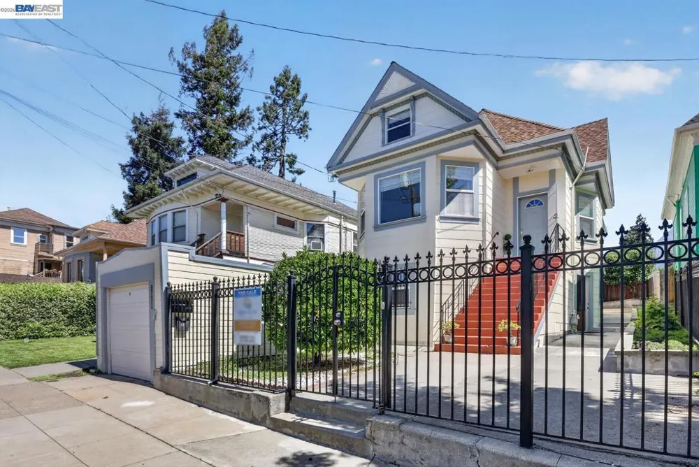 1328 E 25th St Oakland, CA 94606