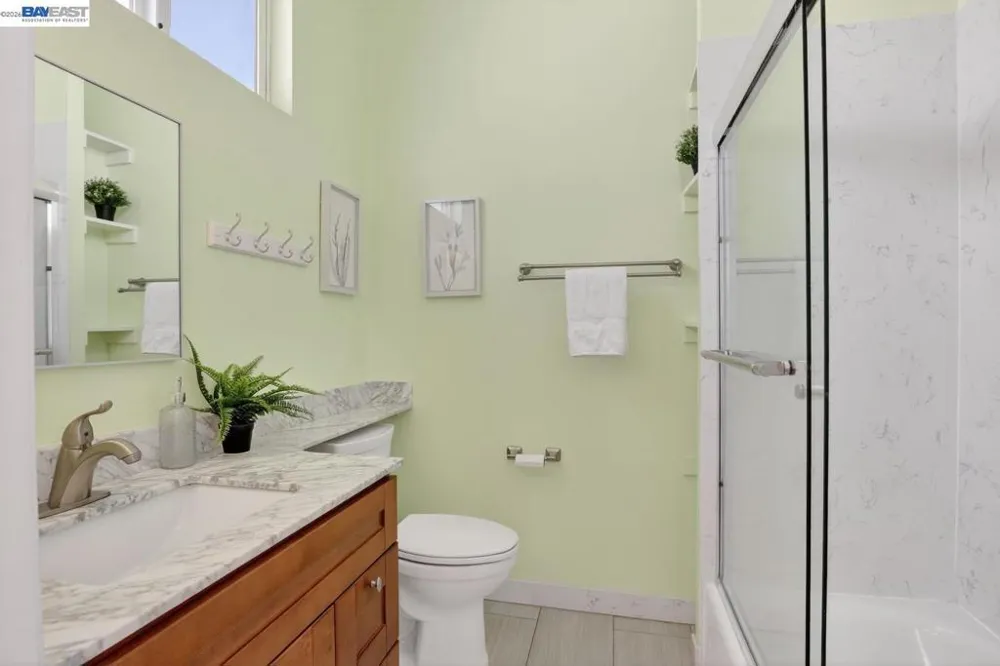 1328 E 25th St Oakland, CA 94606