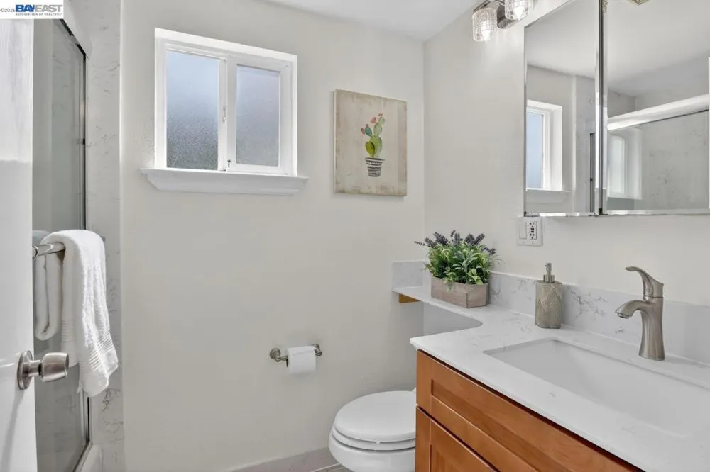 1328 E 25th St Oakland, CA 94606