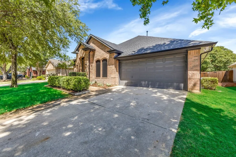 1611 Mallard Drive Corinth, TX 76210