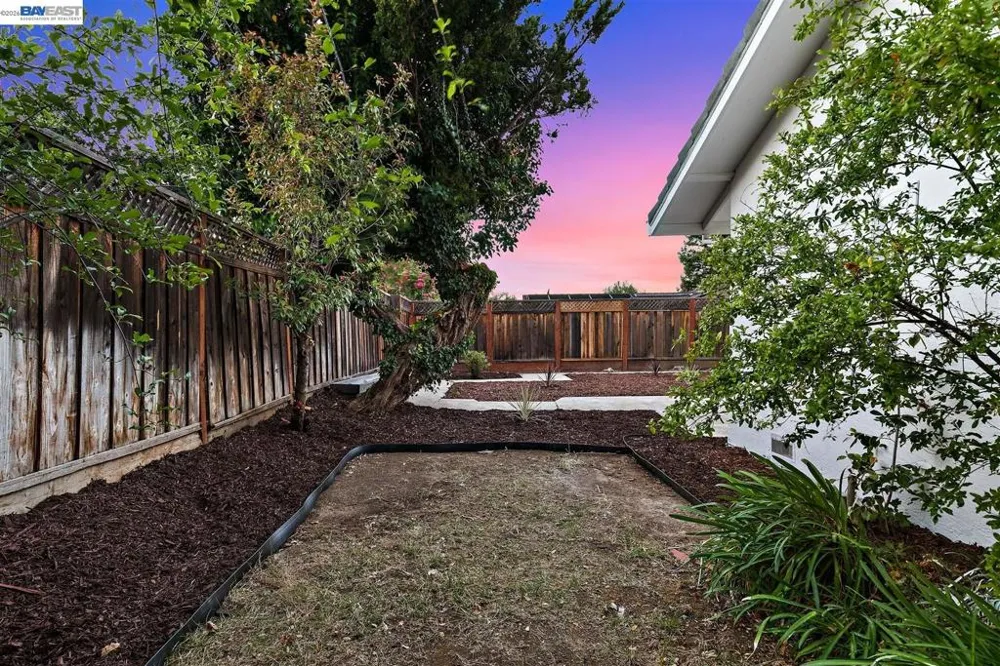 1149 Geneva St Livermore, CA 94550