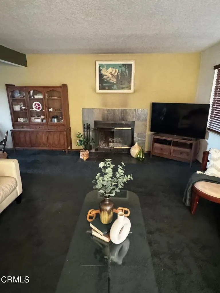 184 Banner Avenue Ventura, CA 93004