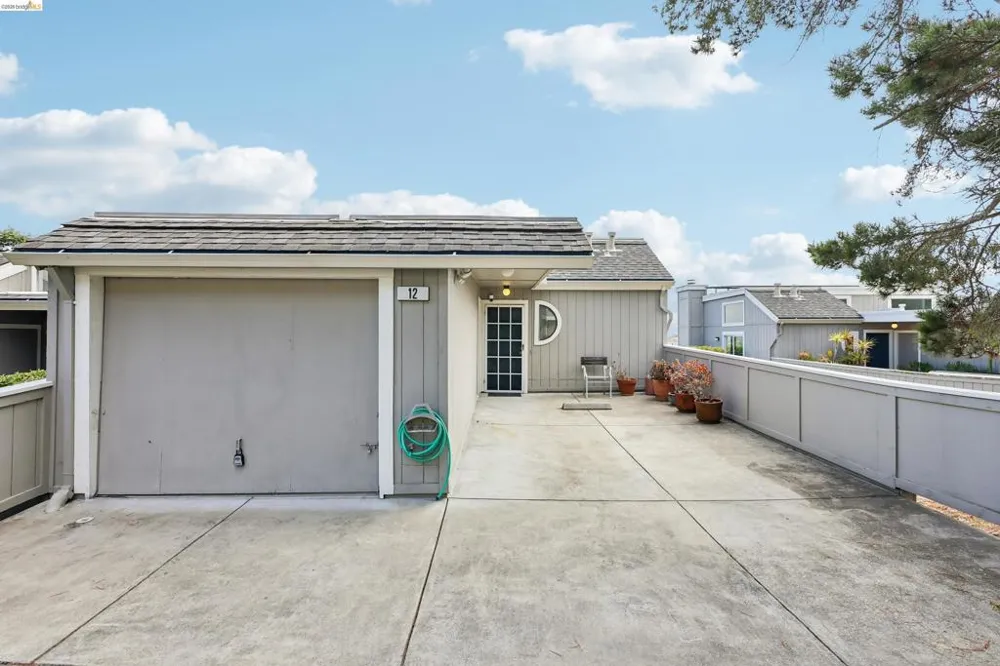 12 Madrid Ct Novato, CA 94949