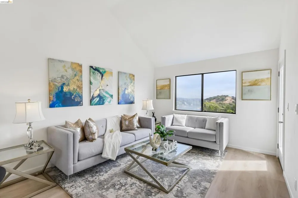 12 Madrid Ct Novato, CA 94949