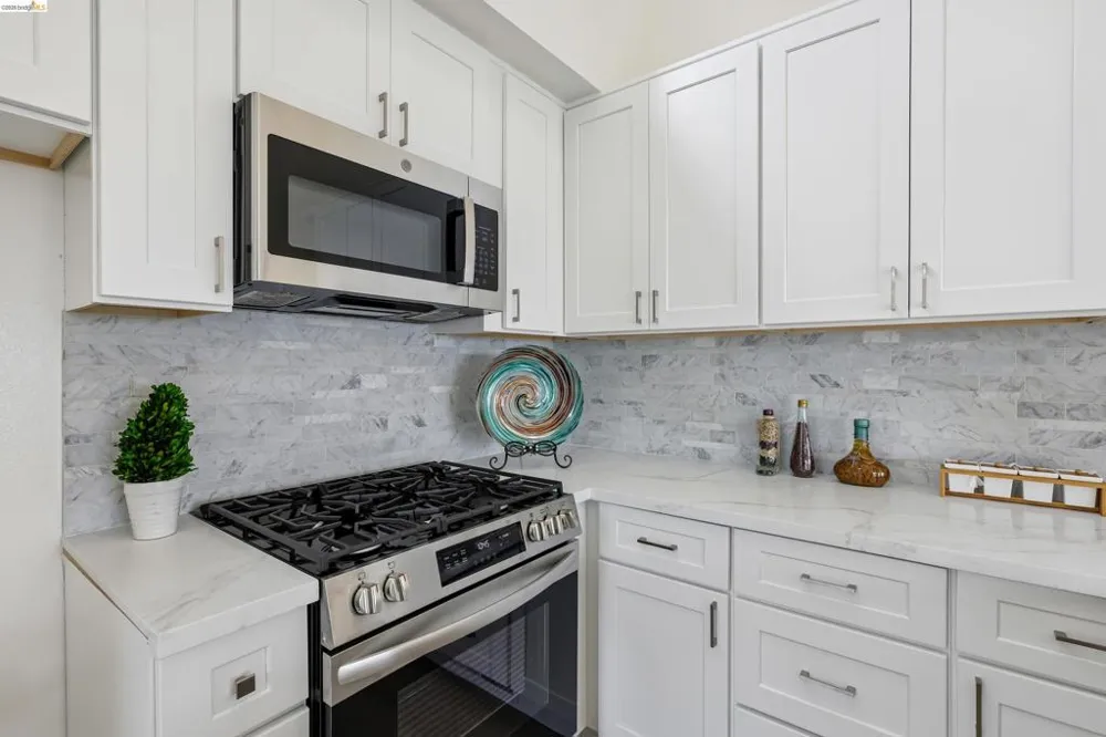 12 Madrid Ct Novato, CA 94949