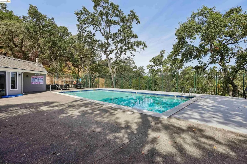 12 Madrid Ct Novato, CA 94949