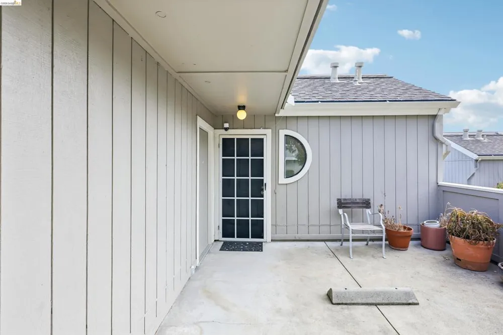 12 Madrid Ct Novato, CA 94949