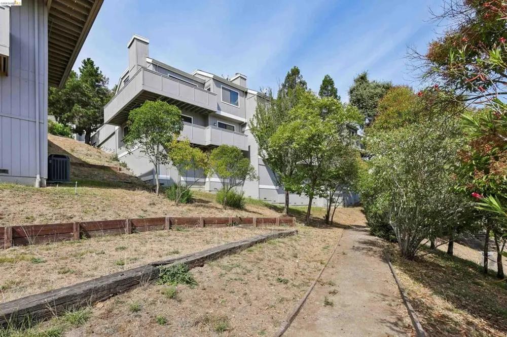 12 Madrid Ct Novato, CA 94949