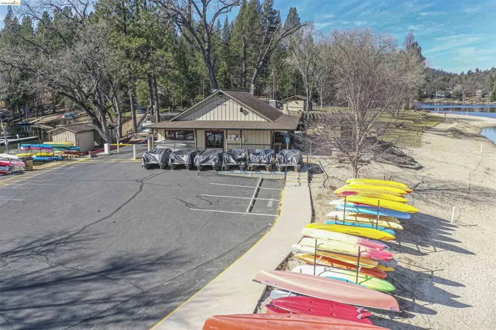 20663 Ferretti Rd Groveland, CA 95321
