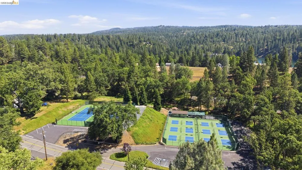 20663 Ferretti Rd Groveland, CA 95321