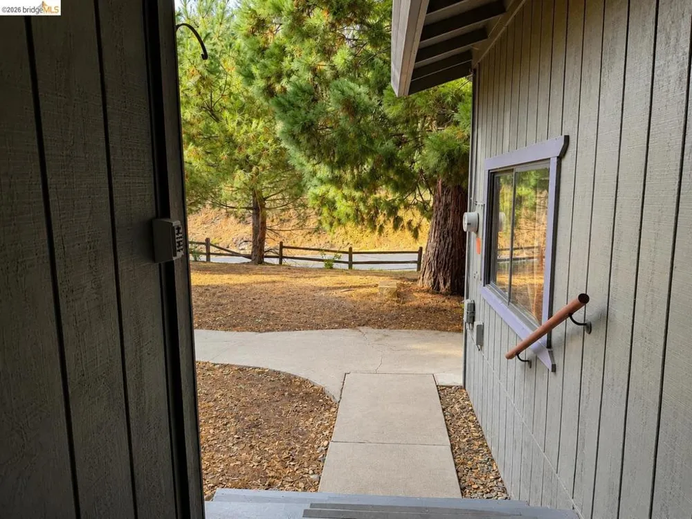 20663 Ferretti Rd Groveland, CA 95321
