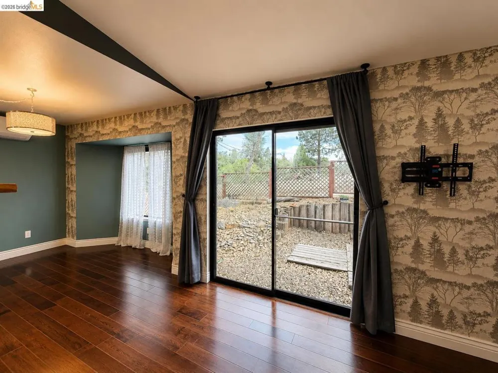 20663 Ferretti Rd Groveland, CA 95321