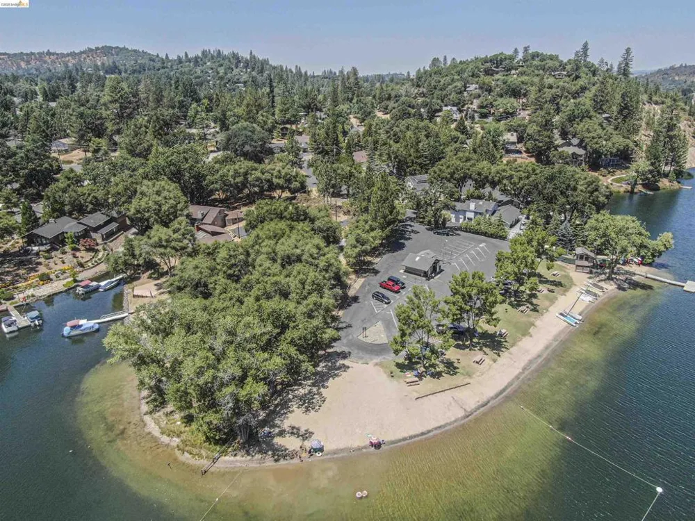 20663 Ferretti Rd Groveland, CA 95321