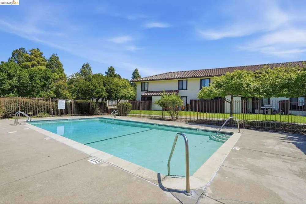 205 Del Valle Cir El Sobrante, CA 94803