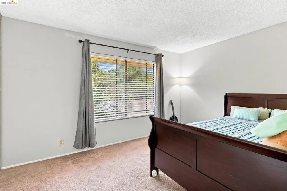 205 Del Valle Cir El Sobrante, CA 94803