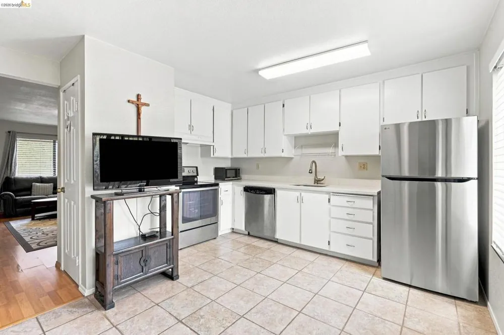 205 Del Valle Cir El Sobrante, CA 94803