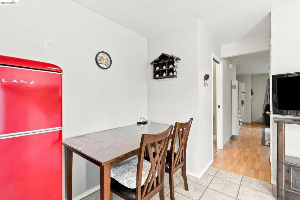 205 Del Valle Cir El Sobrante, CA 94803