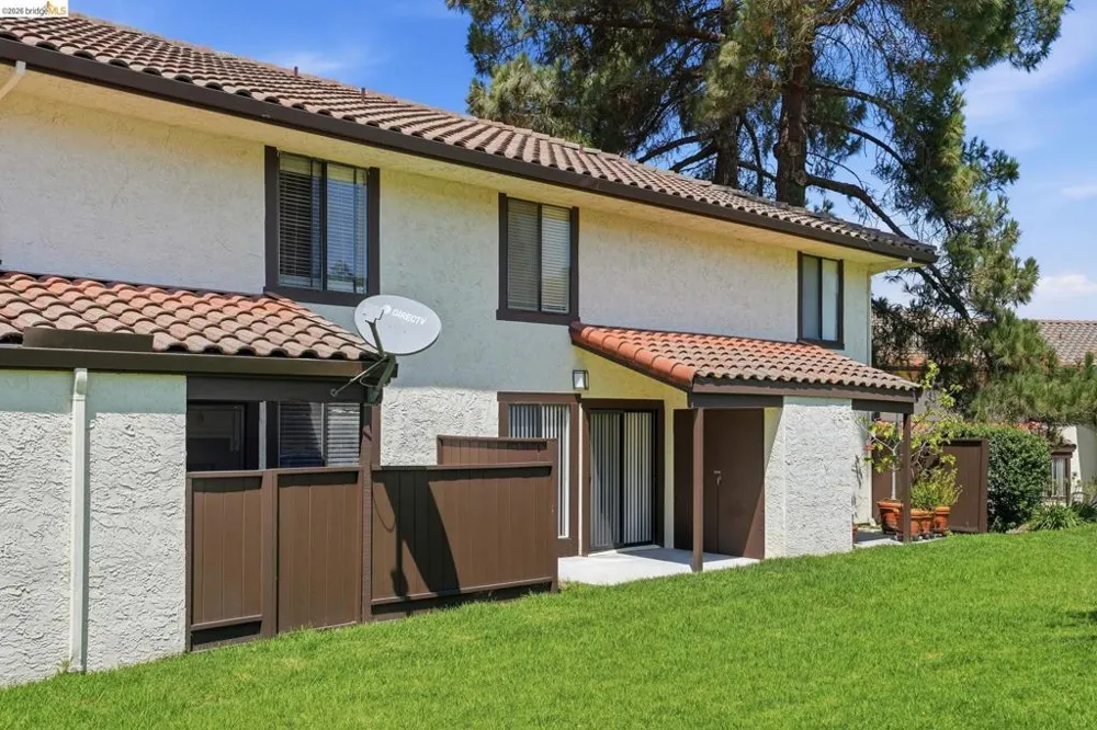 205 Del Valle Cir El Sobrante, CA 94803