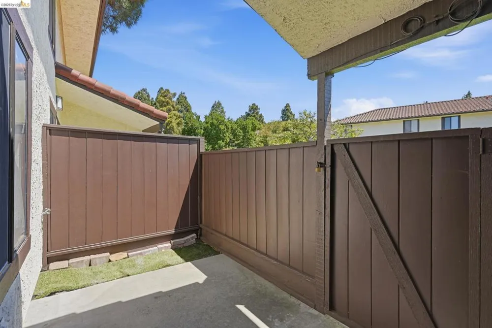 205 Del Valle Cir El Sobrante, CA 94803