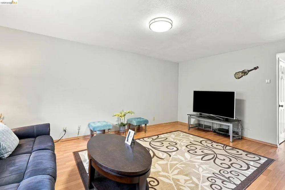205 Del Valle Cir El Sobrante, CA 94803