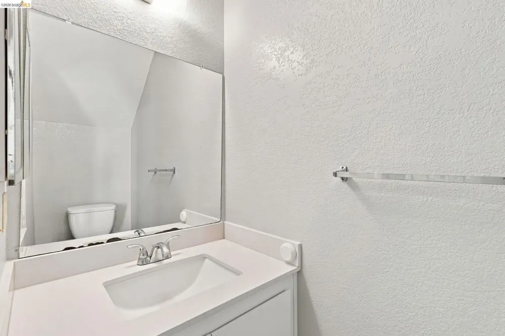 205 Del Valle Cir El Sobrante, CA 94803