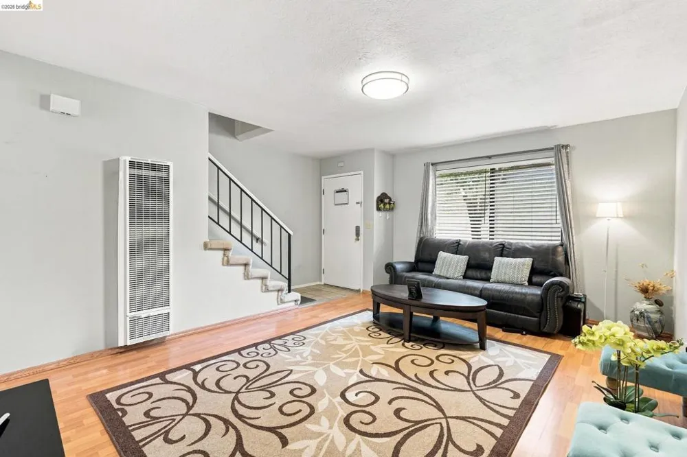 205 Del Valle Cir El Sobrante, CA 94803